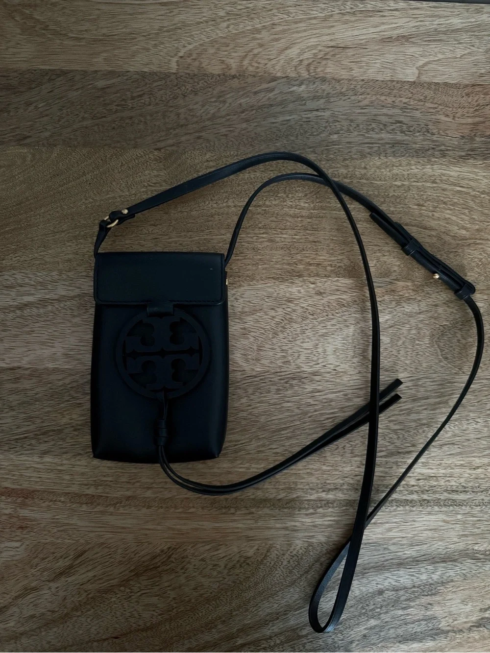 Tory Burch Leather Crossbody Phone Bag - Picture 2 of 3